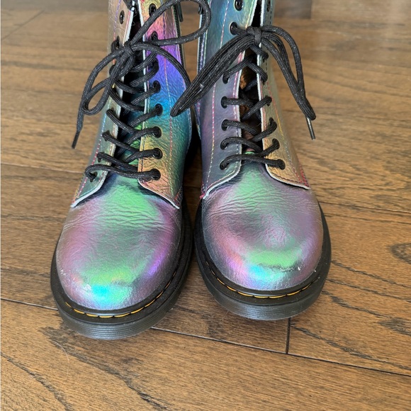 “Rainbow crinkle” Iridescent Lace-Up Big Kids Dr. Martins - Picture 2 of 9